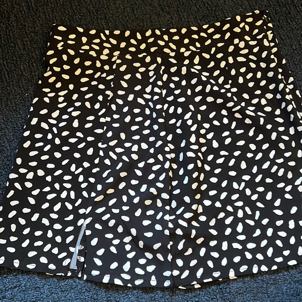 Black & white skirt- never worn